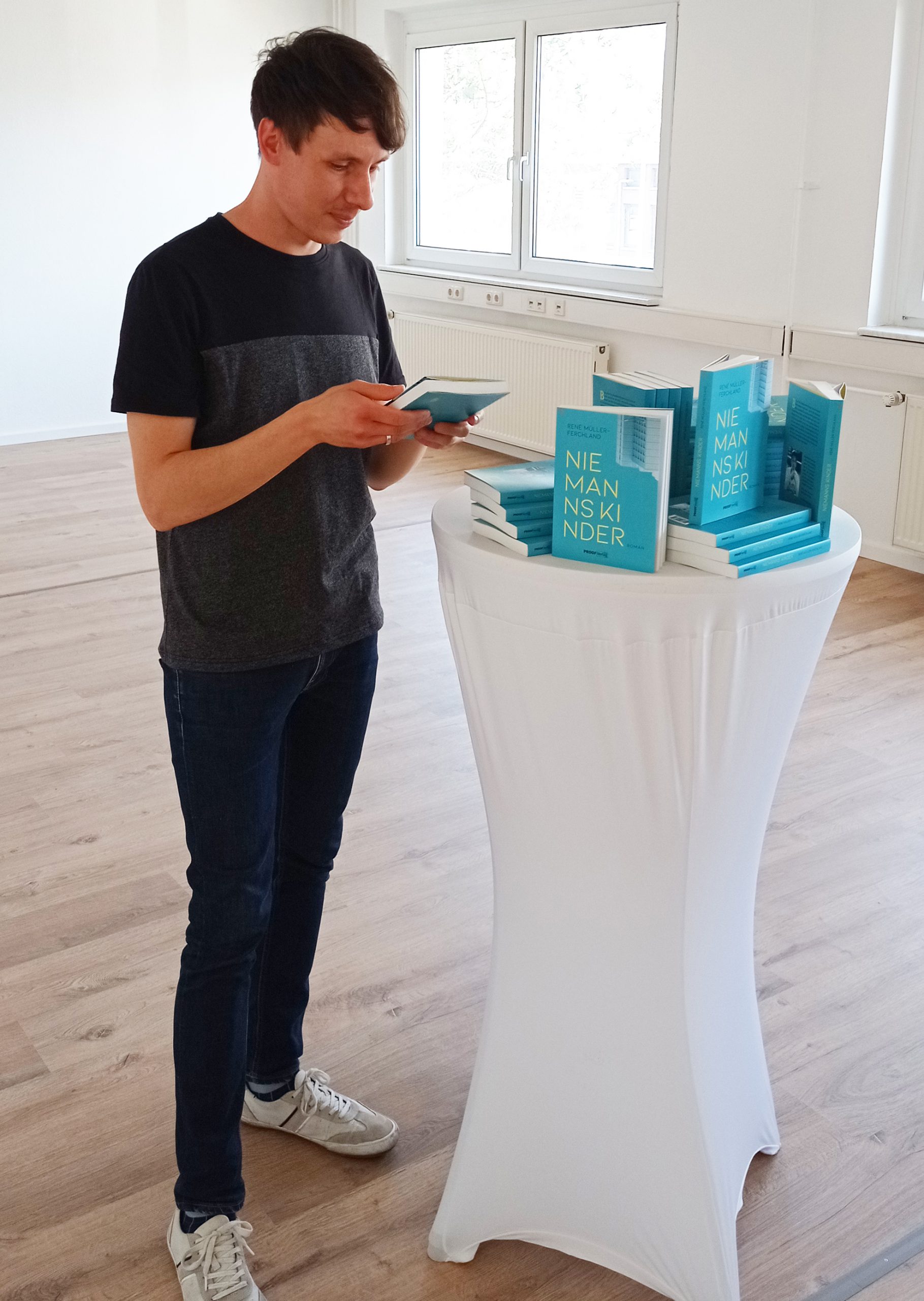 René Müller-Ferchland bei der Präsentation seines neuen Buches "Niemanns Kinder". Foto: Robert Müller